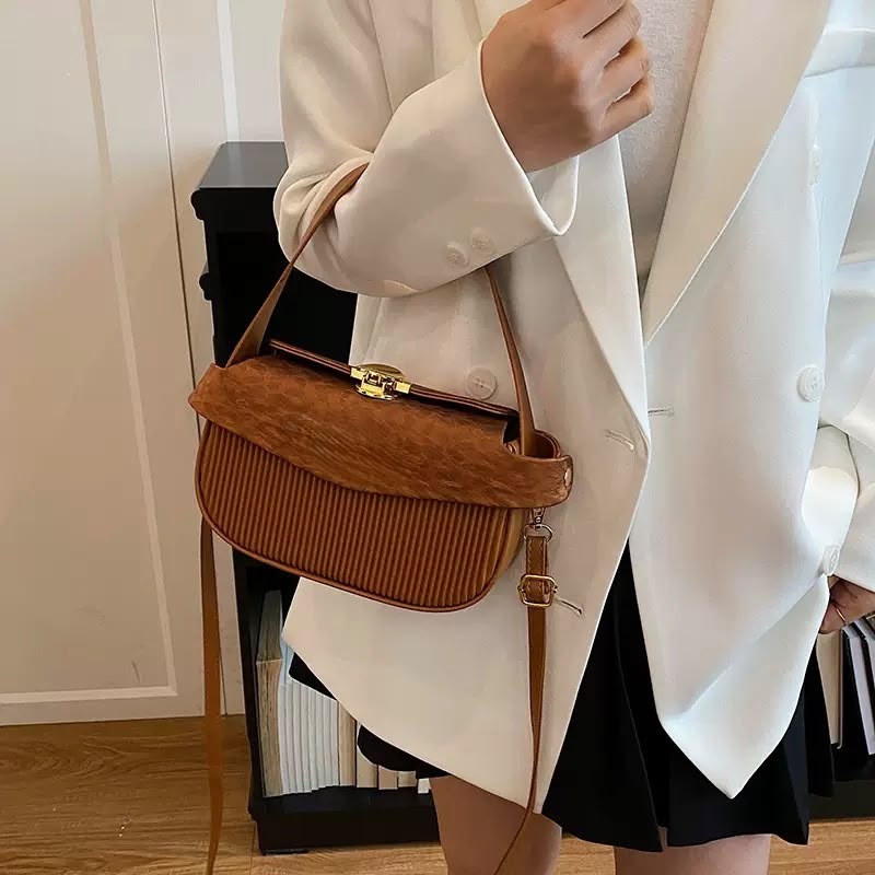 Pleated underarm bag