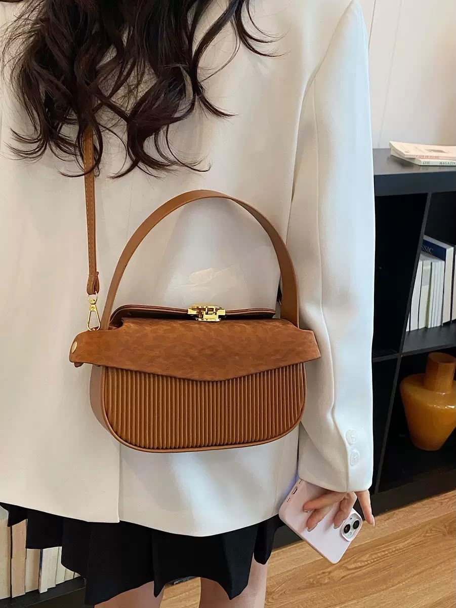 Pleated underarm bag