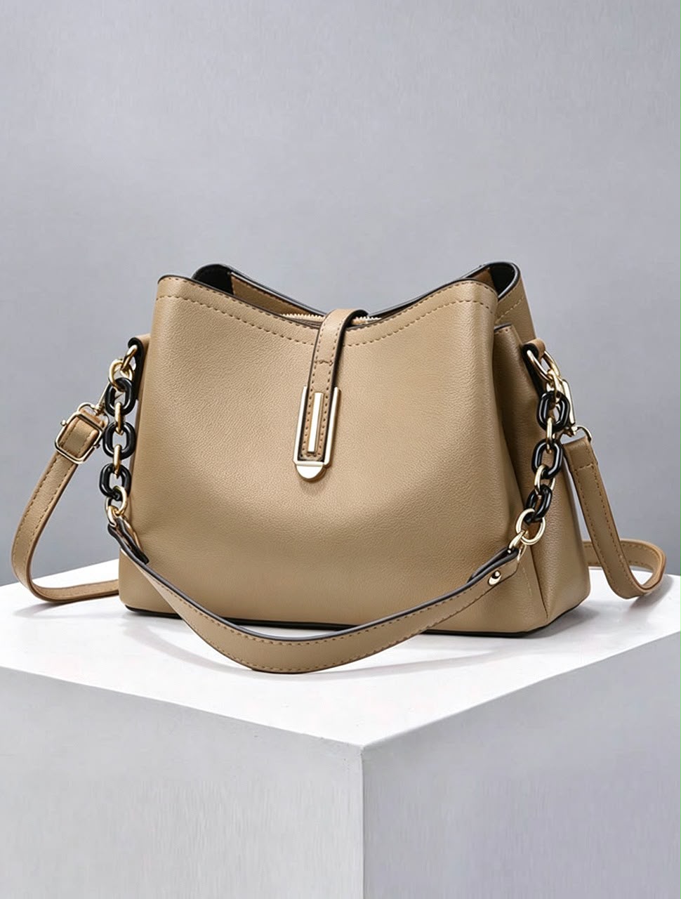 U leather bucket-style crossbody bag