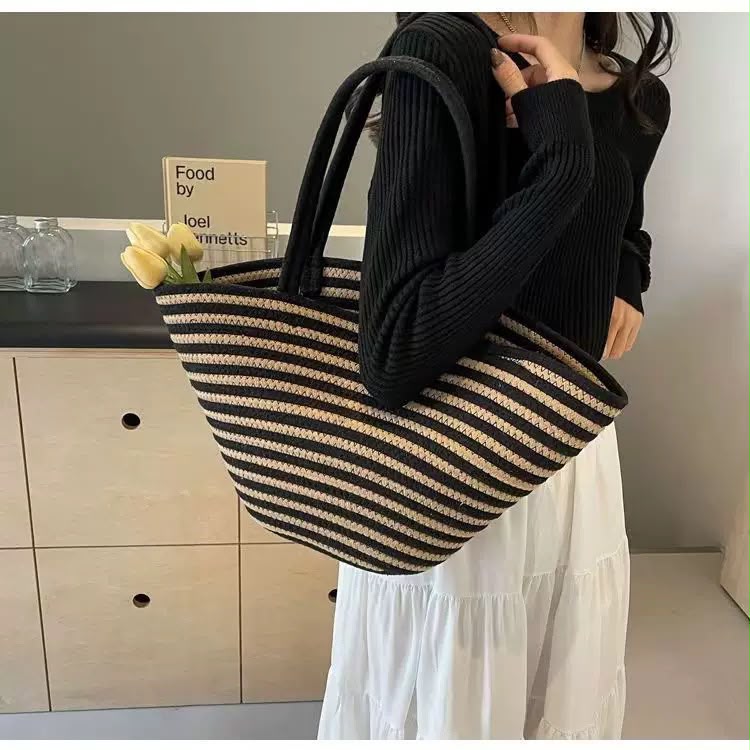 Striped woven straw tote bag