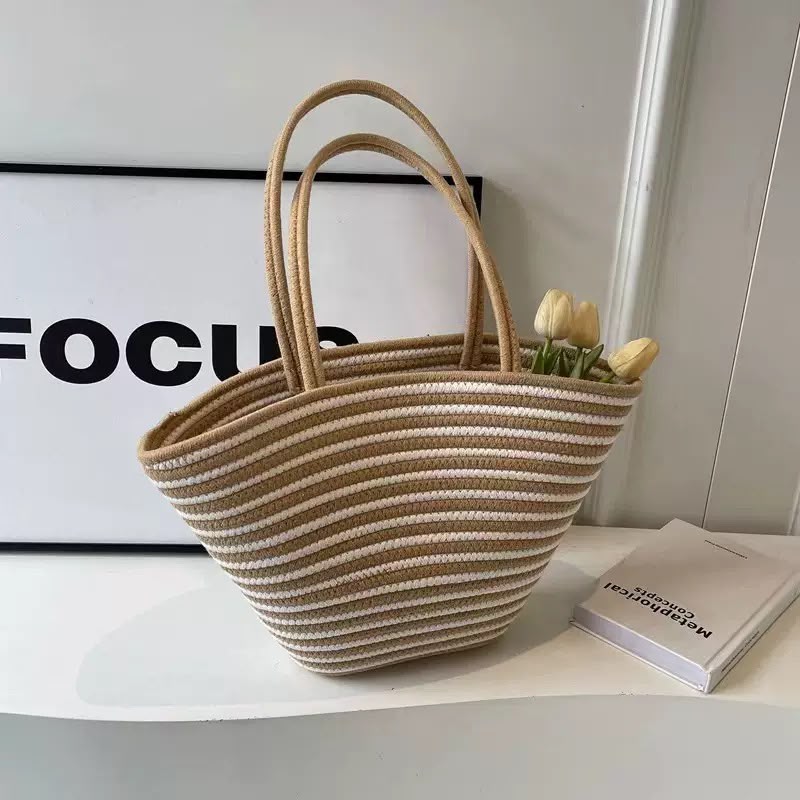 Striped woven straw tote bag