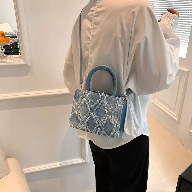 Mini quilted diamond pattern handbag