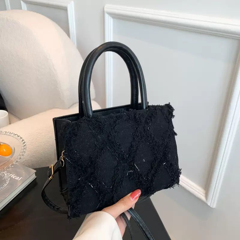 Mini quilted diamond pattern handbag